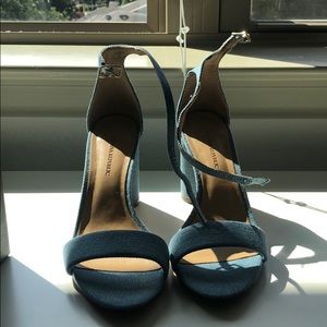 COPY - Denim heels so pretty